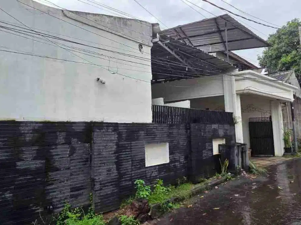 Dijual rumah di perumahan Mega Cinere