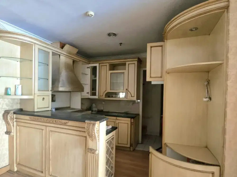 Dijual Apartemen Furnish  French Walk MOI Kelapa Gading Jakarta utara