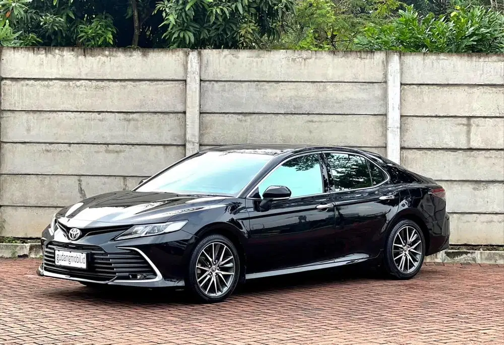 LOW ODO MULUS ! Toyota Camry 2.5 V AT 2022 Hitam Black