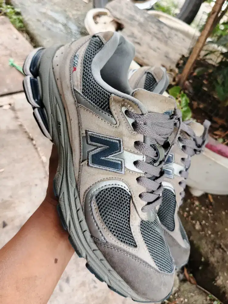 Jual sepatu nb 2002r original size 43 bisa kirim bayar cod d tempat