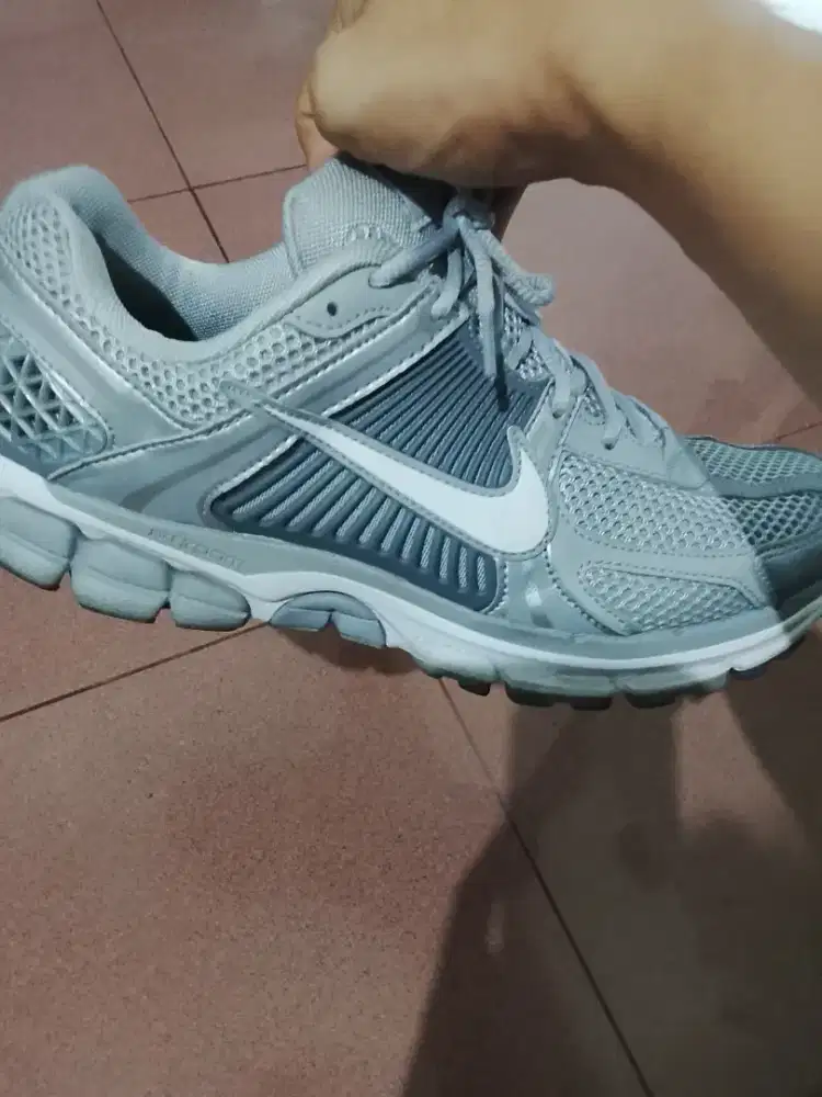nike Vomero 5 [ Ori ]