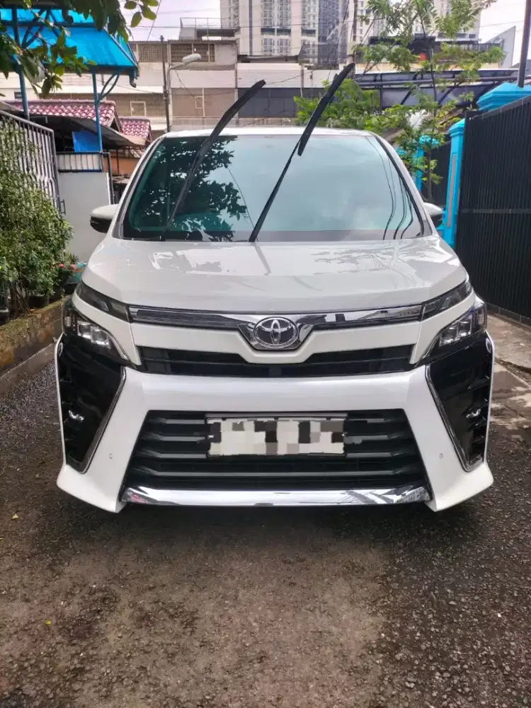 Toyota Voxy Thn 2018