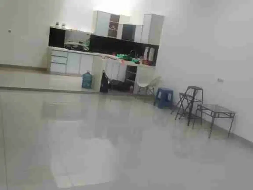 Dijual rumah bagus 3 lantai 4 kamar tidur di Pluit