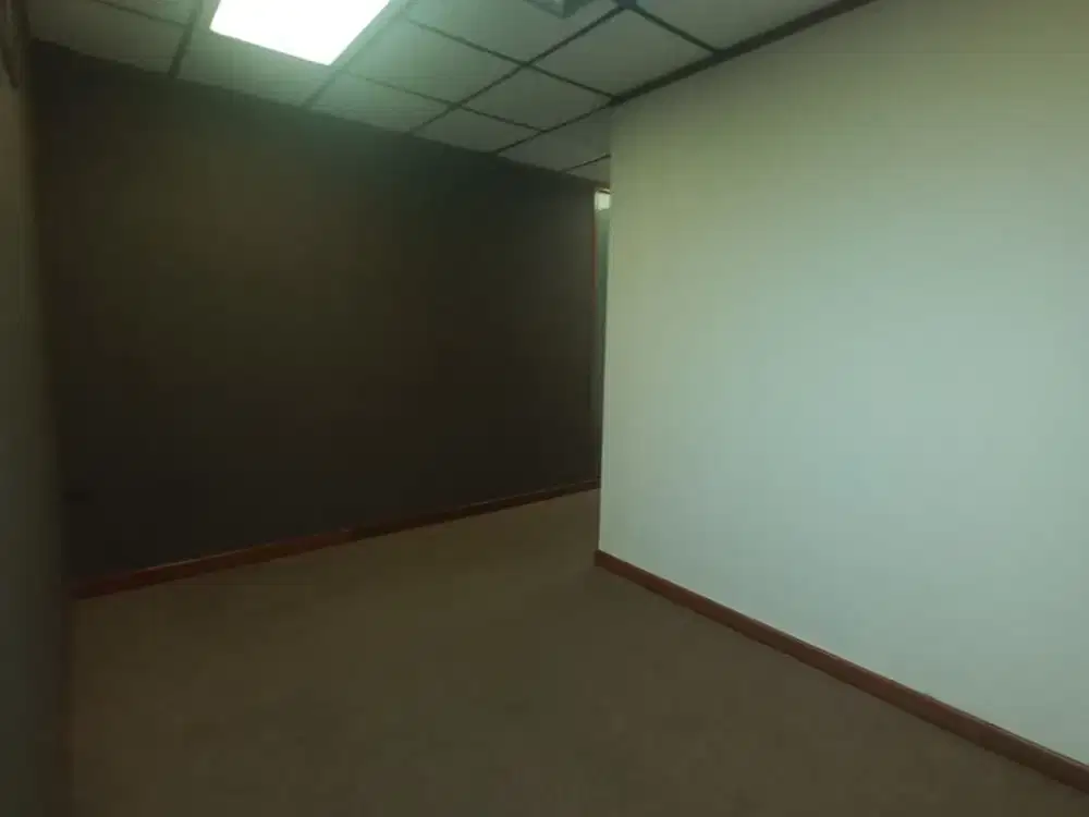 SEWA  KANTOR  DI JAKARTA SELATAN  KUNINGAN  185M2  PARTISI  185K NEGO