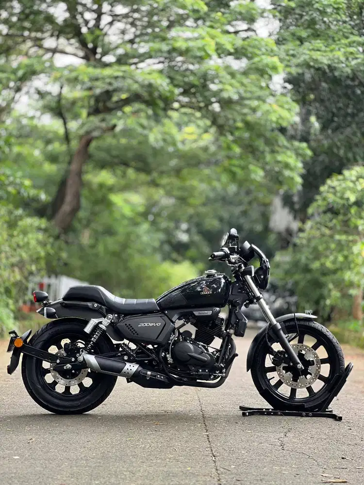 BENELLI MOTOBI 200 EVO HITAM 2024 KM 300 PERAK PAJAK PANJANG NO MINUS