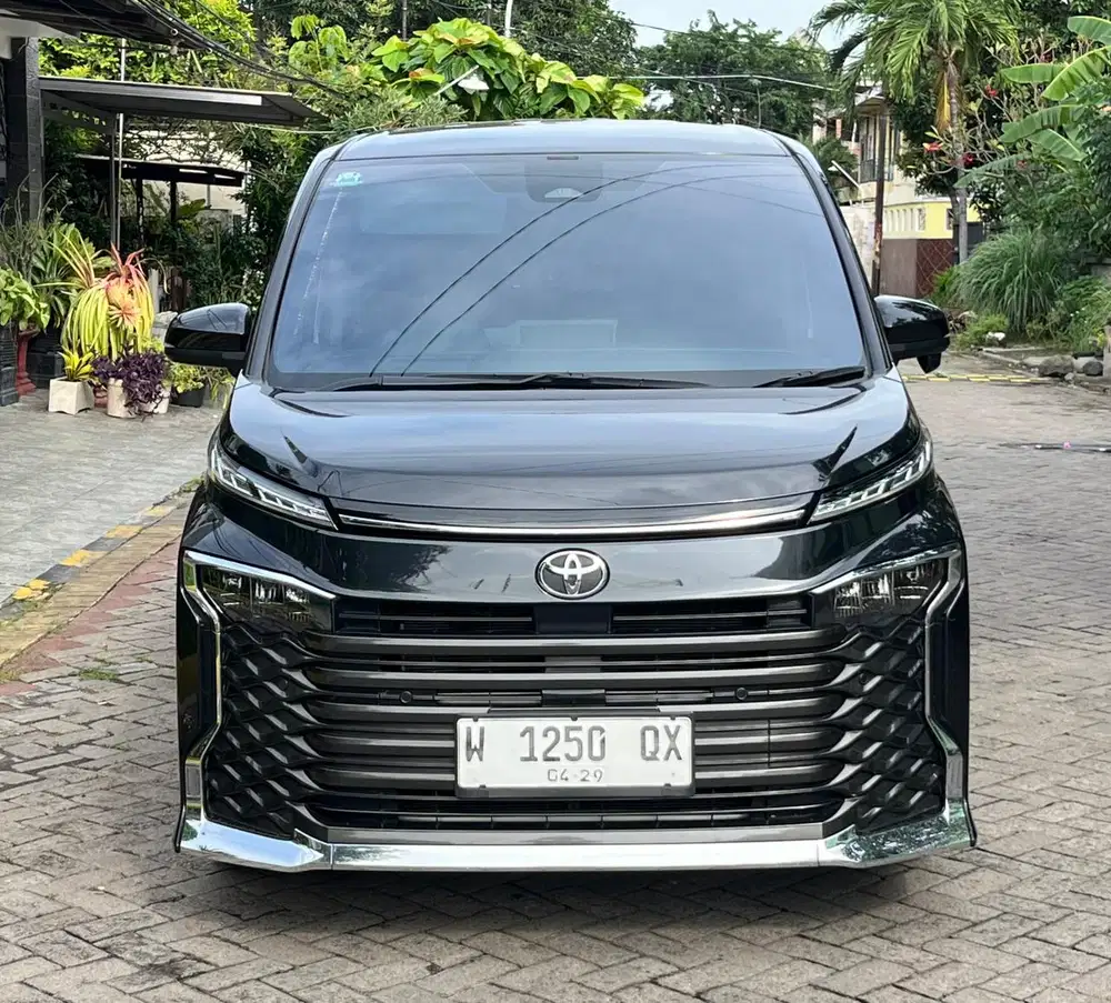 Toyota Voxy AT Tahun 2023. SUPER GOOD QUALITY