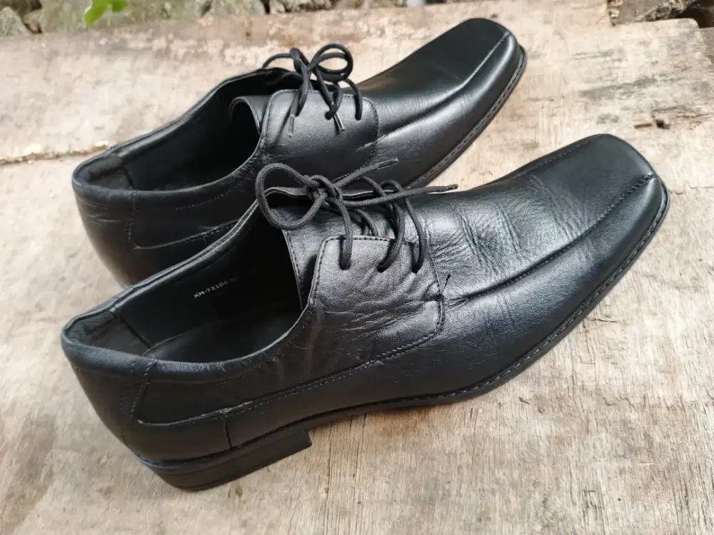 Jual sepatu hush puppies original size 42 bahan kulit asli bisa cod