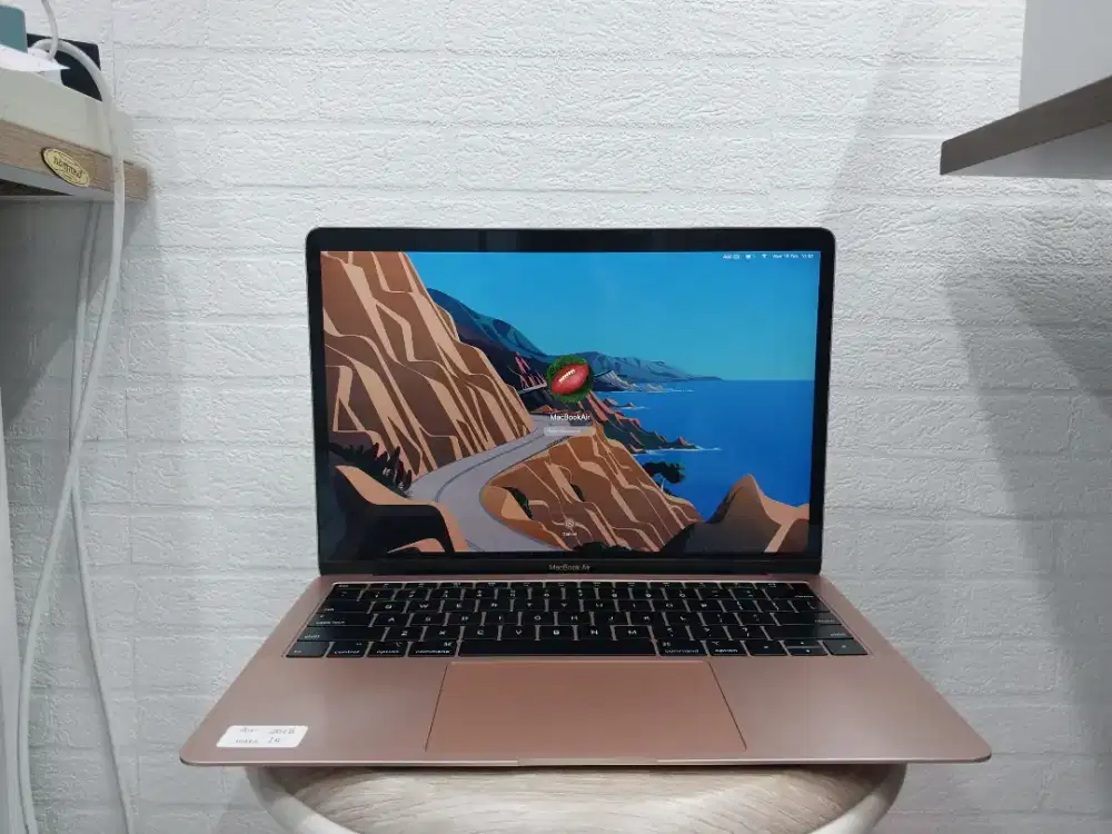 MacBook Air 2018 / Intel Core i5 / 8 GB / 128 GB