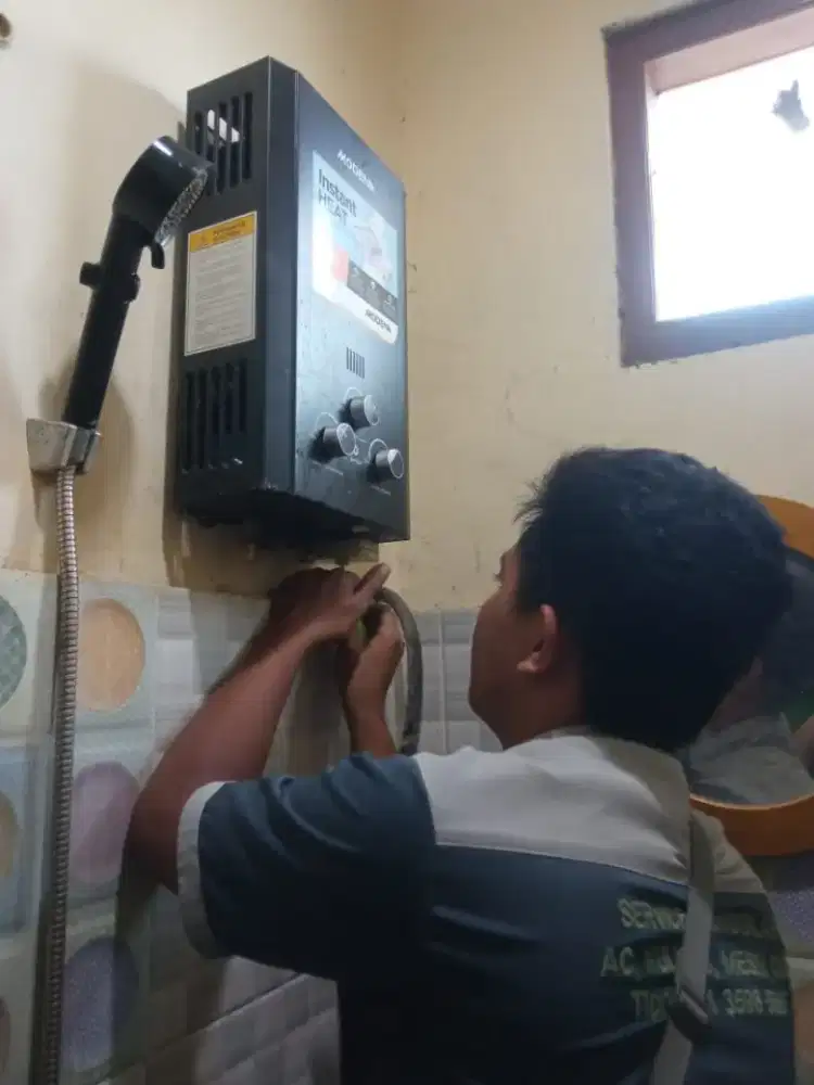 SERVICE KULKAS DISPENSER MESIN CUCI AC WATER HEATER DLL BERGARANSI