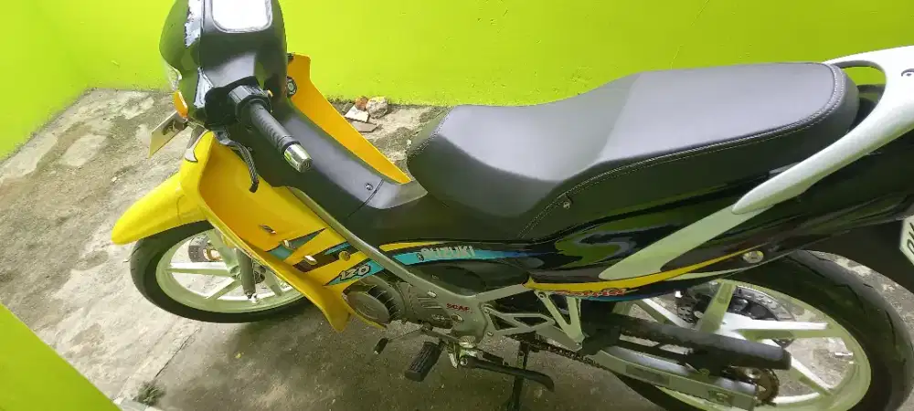 Dijual satria hiu tahun 2005