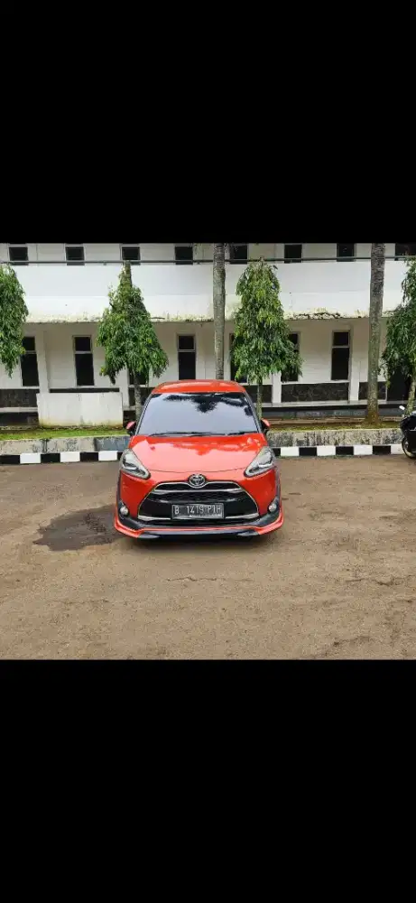 Toyota sienta 1.5 Q A/T