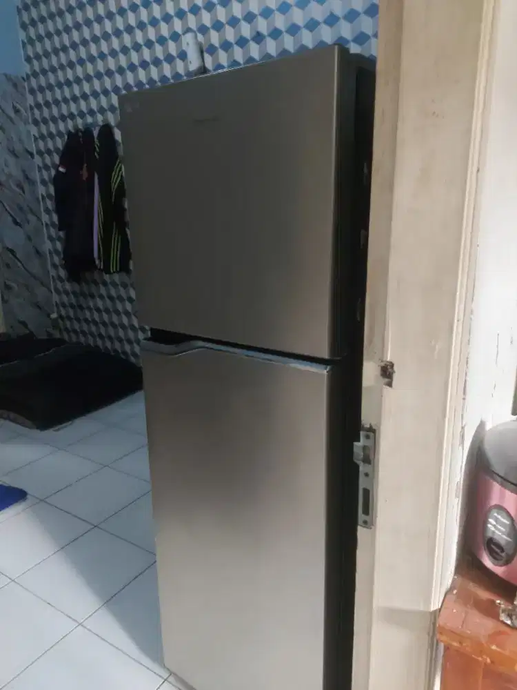Kulkas 2 pintu panasonik