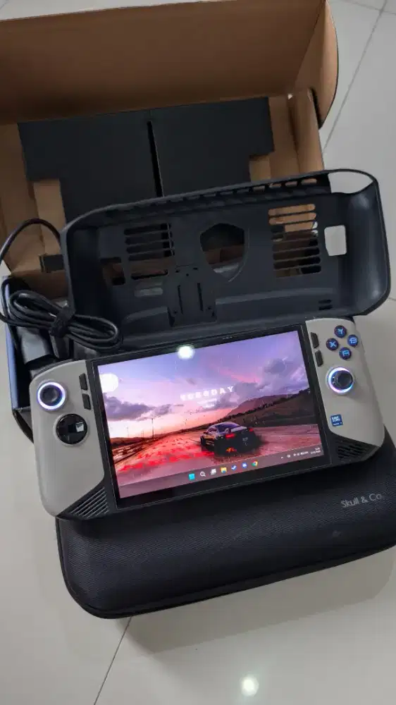 MSI CLAW 8 AI GARANSI SAMPAI APRIL 2027