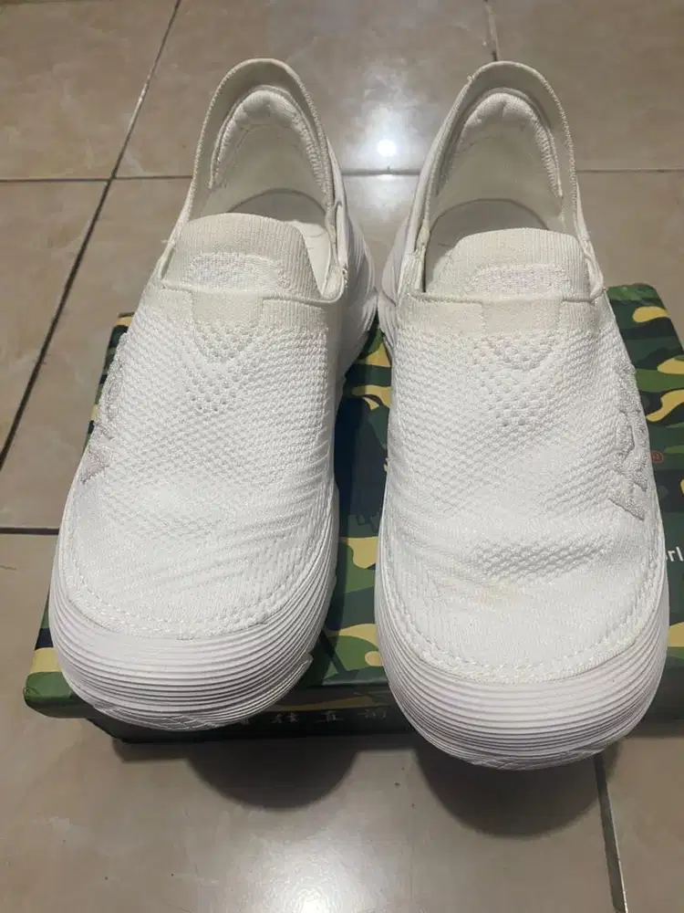 Slip on hoka like new sz 44