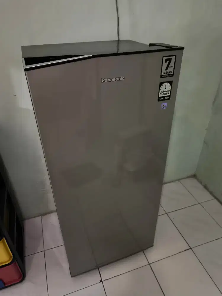 Kulkas Panasonic ( Istimewa