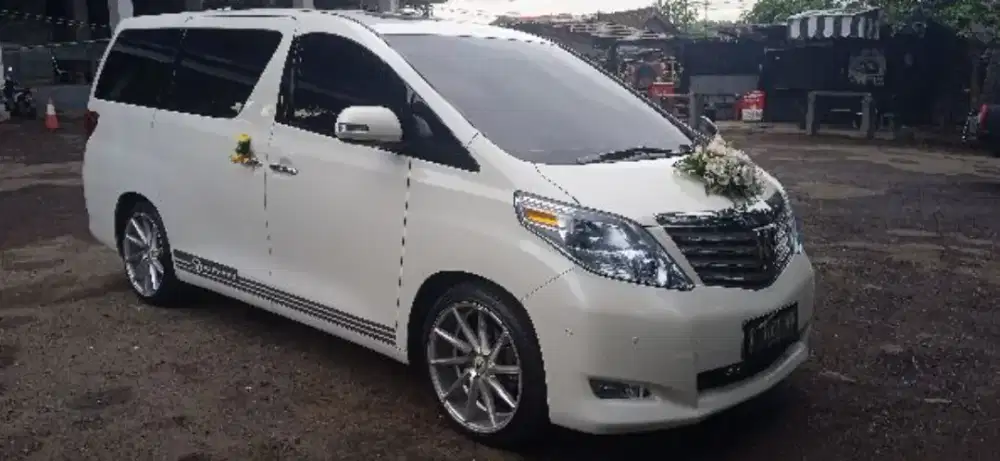 Sewa mobil pengantin or wedding car alphard mercy