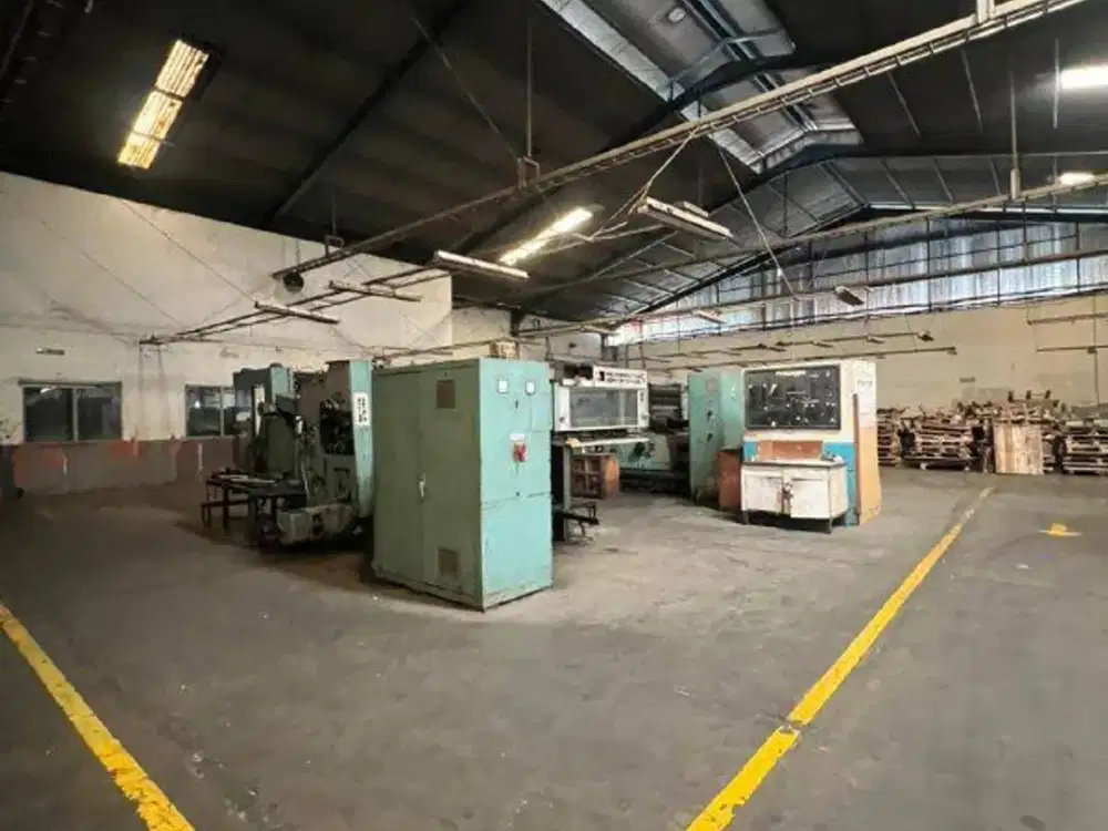 GUDANG untuk Industri, Nol Jalan Raya Kletek, Sidoarjo - Parkir ±30 mobil