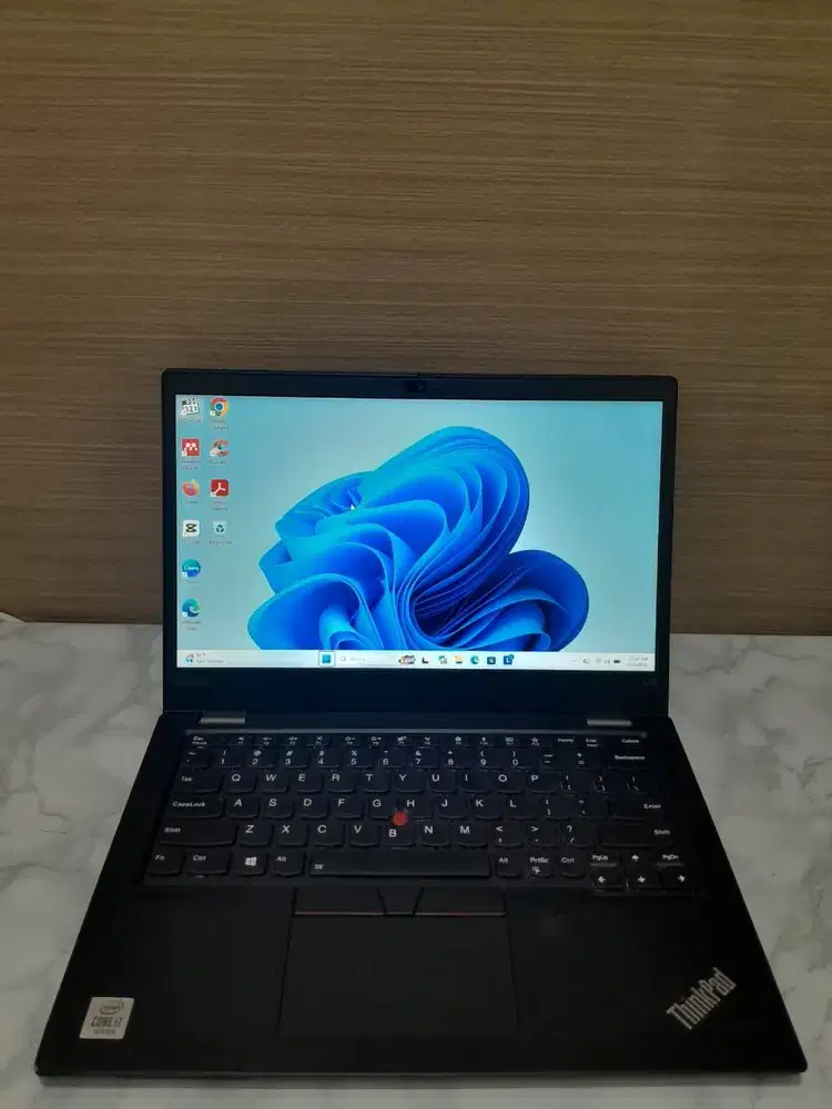 Lenovo L13. Core i5 gen10. Ram 16GB. SSD 256GB. Layar 13,3inch FHD
