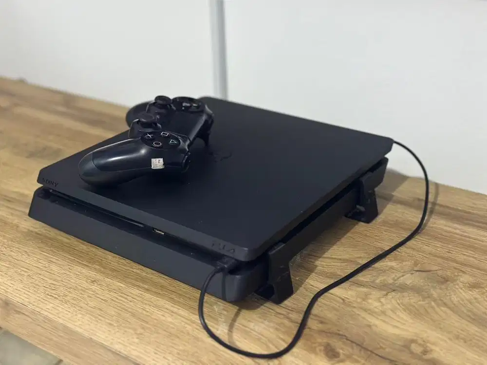 PS 4 SLIM HEN 11