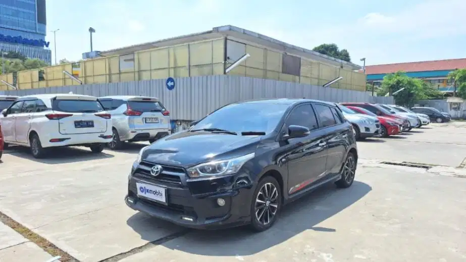 DP MURAH - Toyota Yaris 1.5 TRD Sportivo Bensin-MT 2017 Hitam