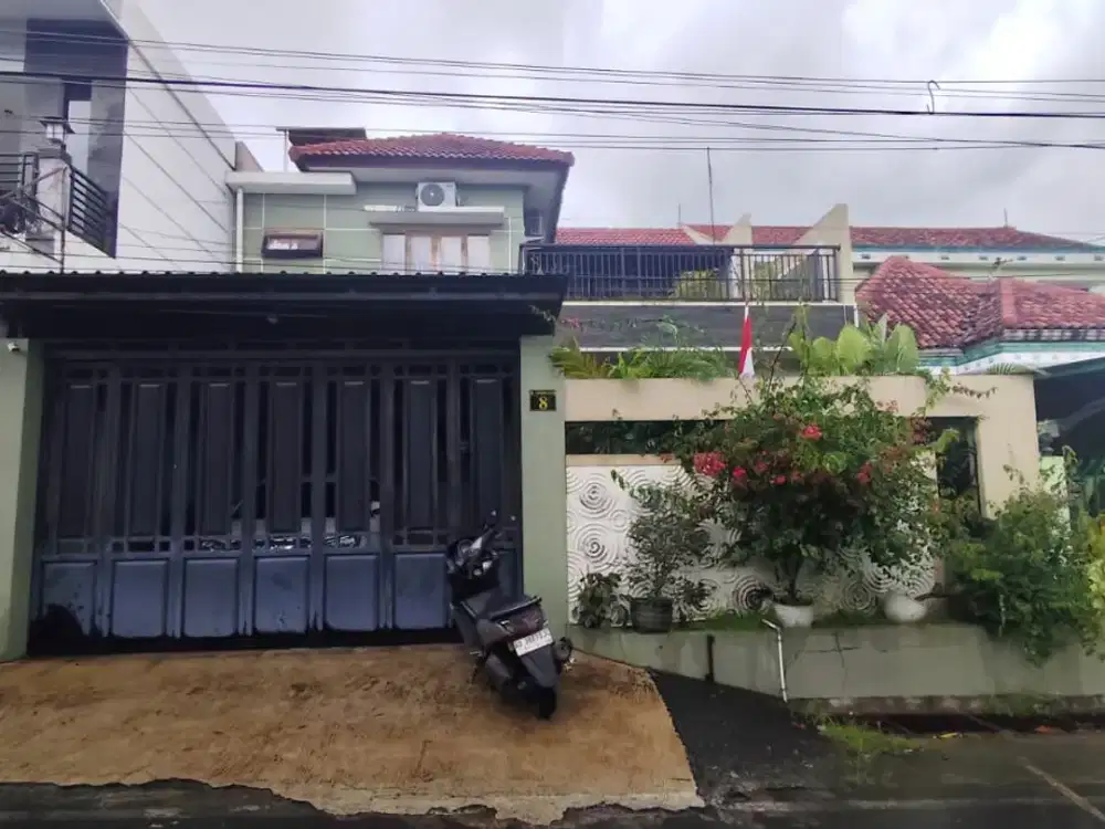 Dijual Rumah 2 Lantai  Lokasi Strategis Mojosongo,Solo Luas 203m2
