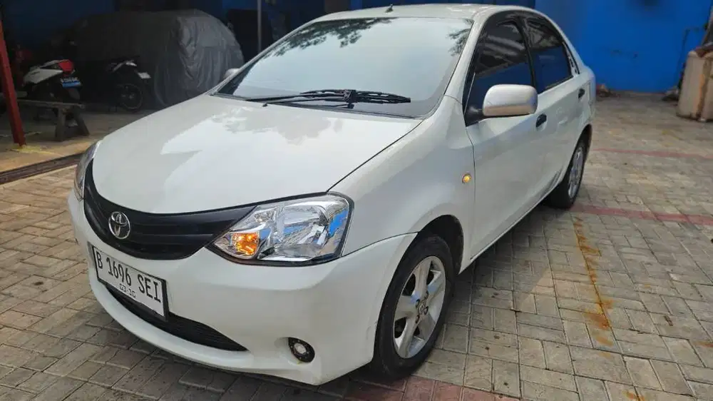 ETIOS LIVA 1.5 M/T