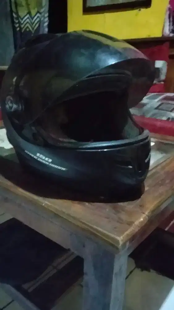 Helm fullface Suzuki Hitam