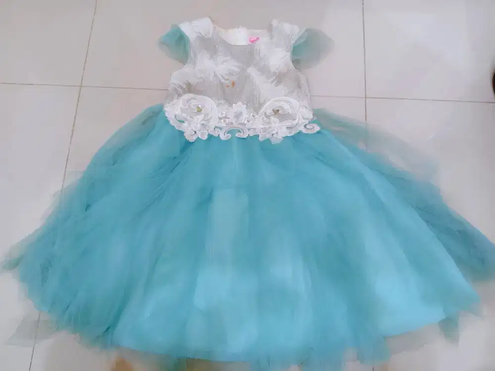 Gaun anak perempuan usia 6-8th