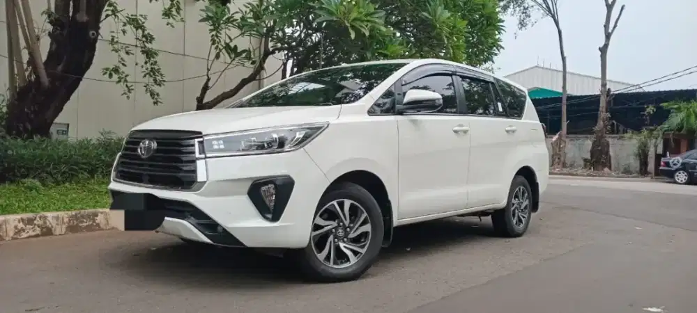 Antik_Low KM Toyota Innova 2.4 V AT Diesel 2021 / 2022