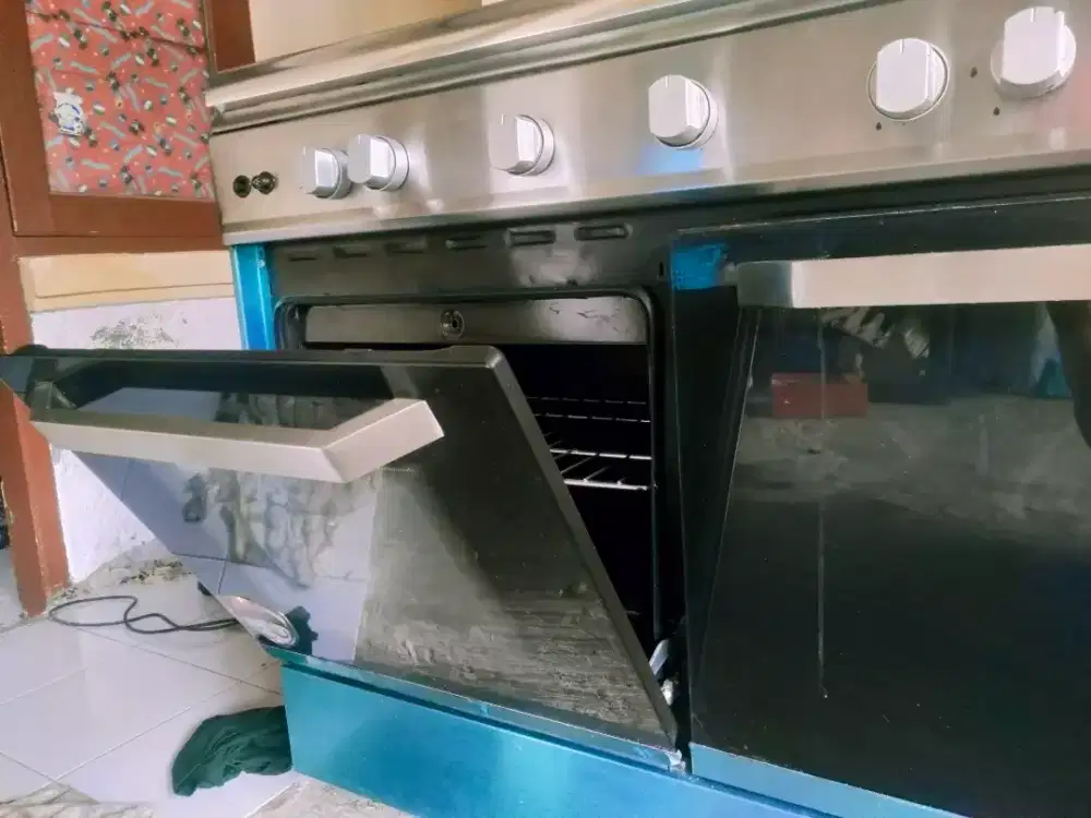 Kompor Gas Plus Oven Pemanggang