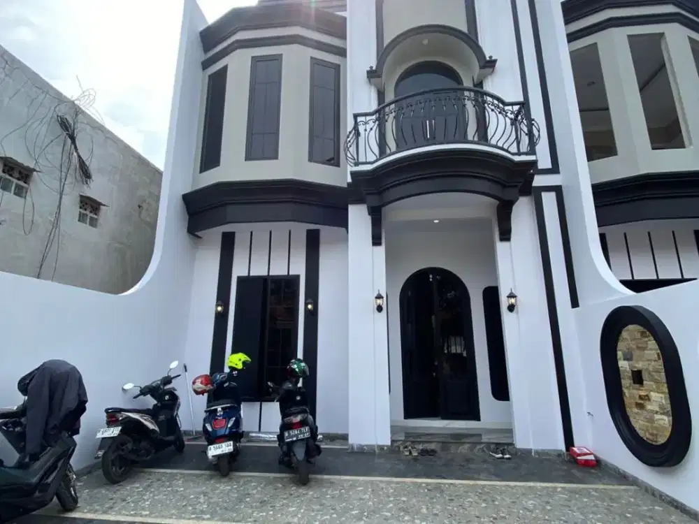 Rumah Modern Klasik 2 Lantai di Jagakarsa Brand New Dekat ke Tol