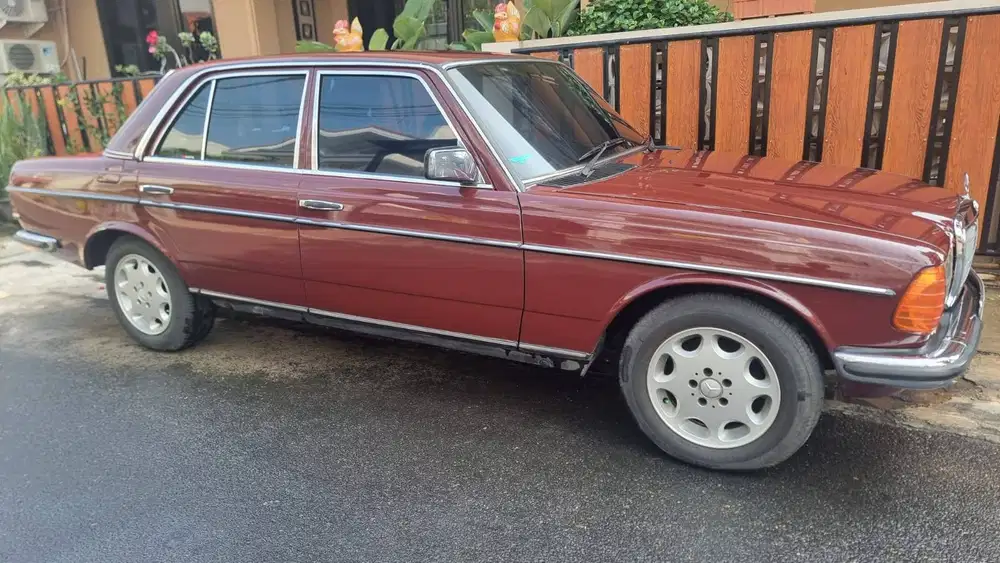 Mercedes Benz 280E 1986 Merah Red 1987 Mobil Bekas 1985 Jual Cepet Bu