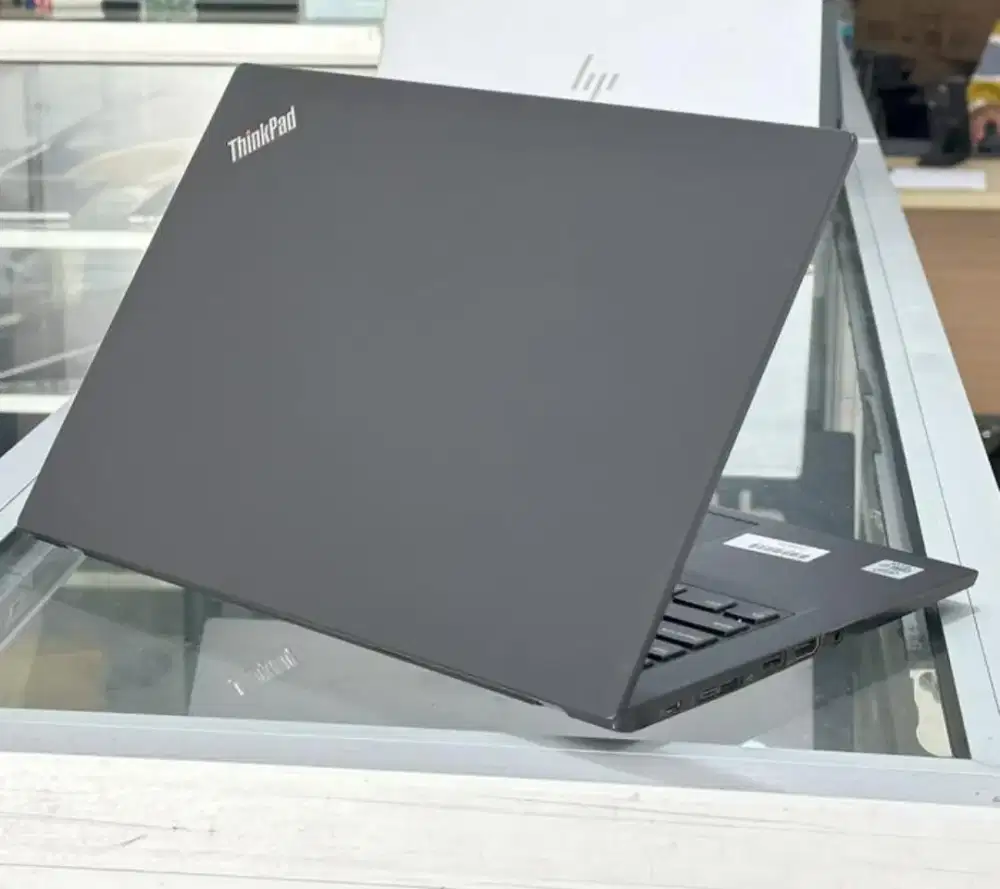 Laptop core i7 gen 10 ram 16gb ssd 512 gb lenovo x390