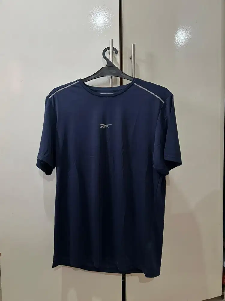 Kaos Olahraga Reebok