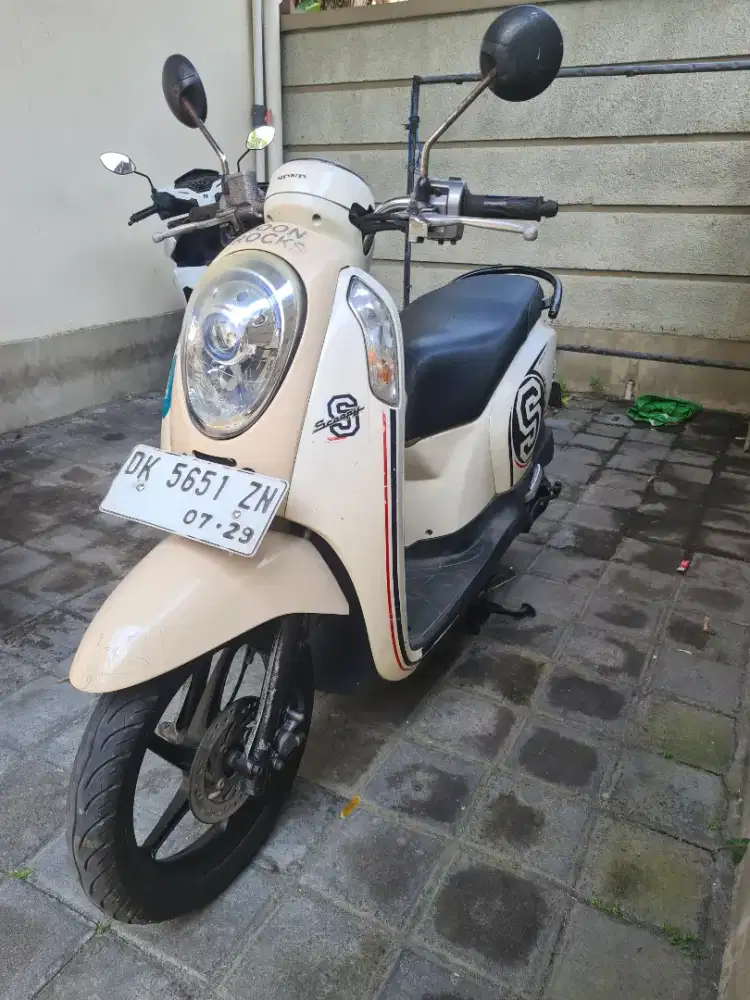 Honda Scoopy 2015