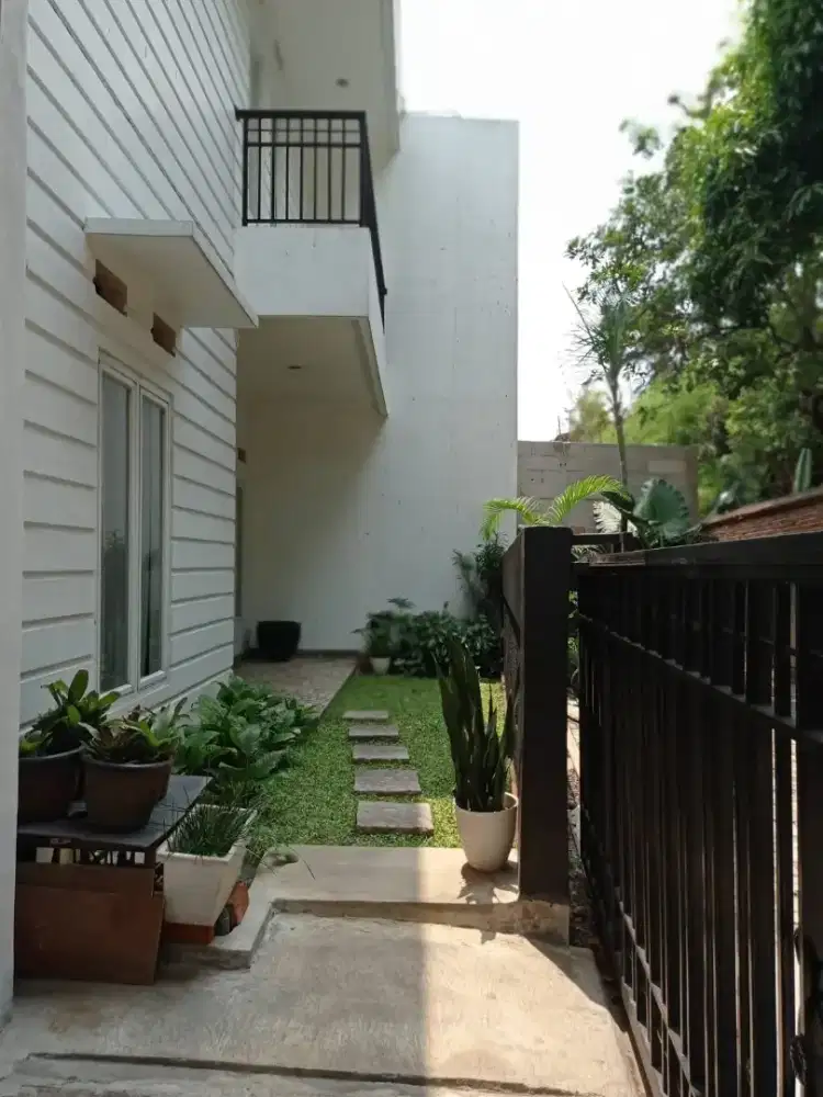 Dijual rumah dekat LRT HARJAMUKTI 
Letak sangat strategis