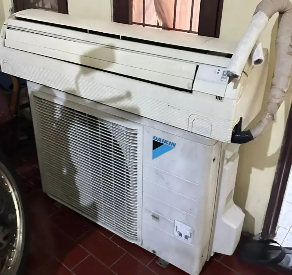 Terima AC bekas rusak