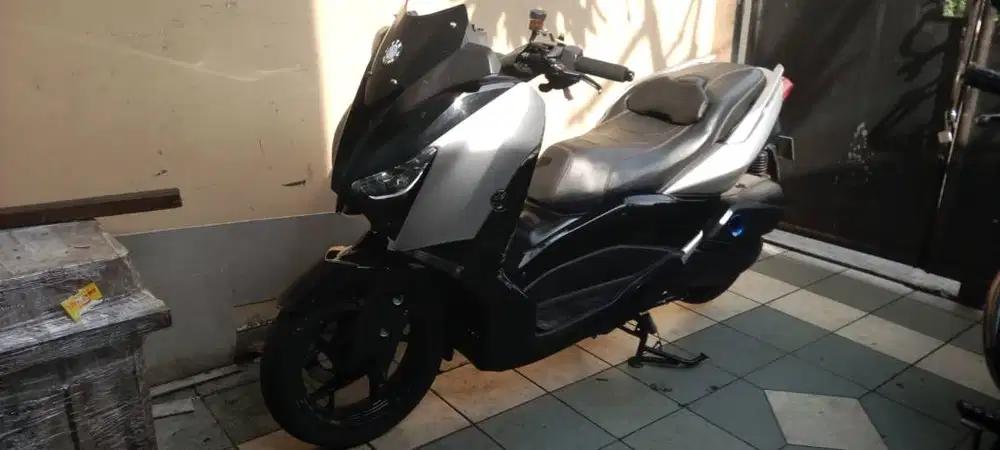 MOTOR XMAX KONDISI BAGUS KM RENDAH NEGO TIPIS  CEK DI LOKASI