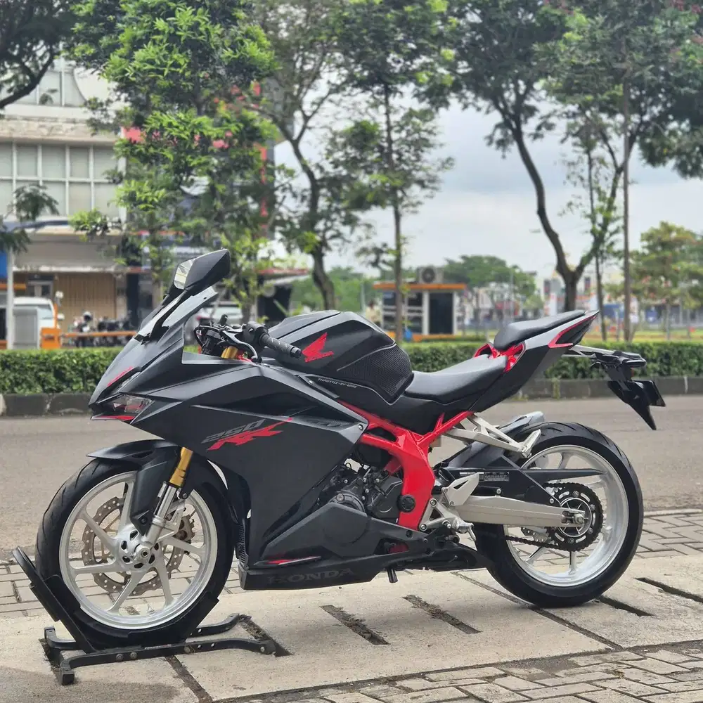 HONDA CBR 250RR NON ABS 2019 HITAM LOW KM PAJAK PANJANG SUPERB