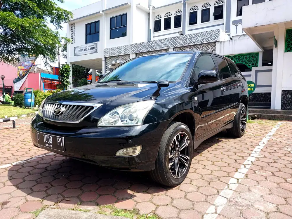 MOBIL MEWAH, SehargaRushh Toyota Harrier Moon Roof, Power back door