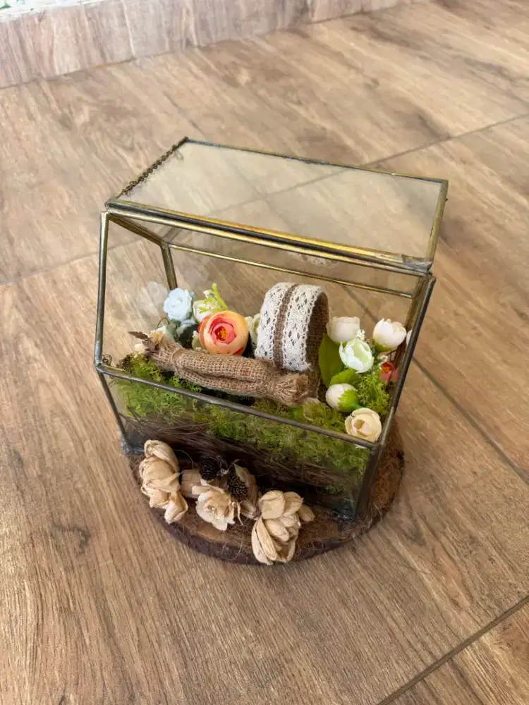 Kotak hantaran akrilik, rotan sembako beserta bunganya
