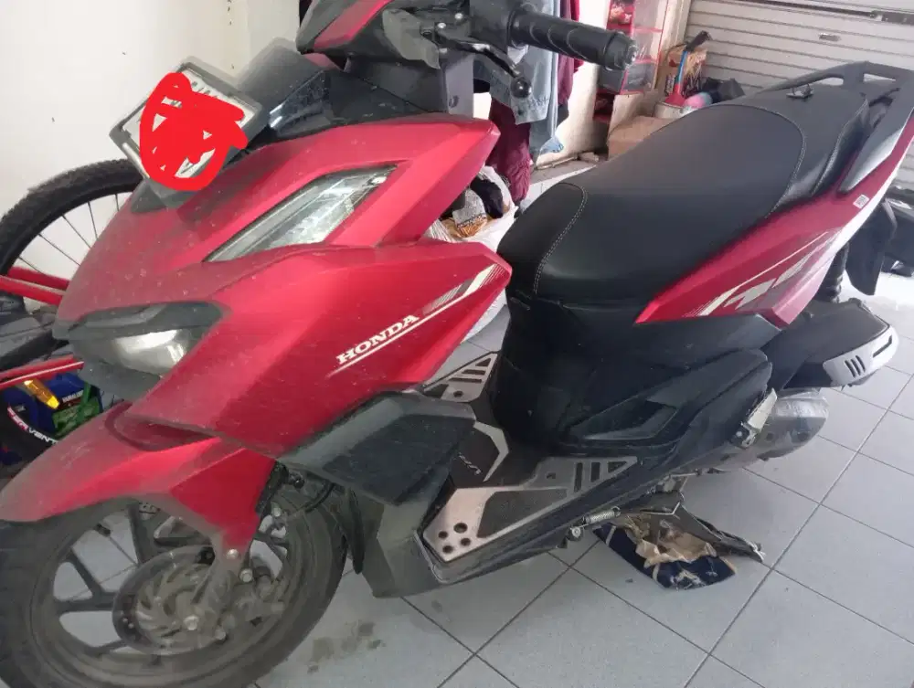 Honda Vario 160 CBS tahun 2024 merah