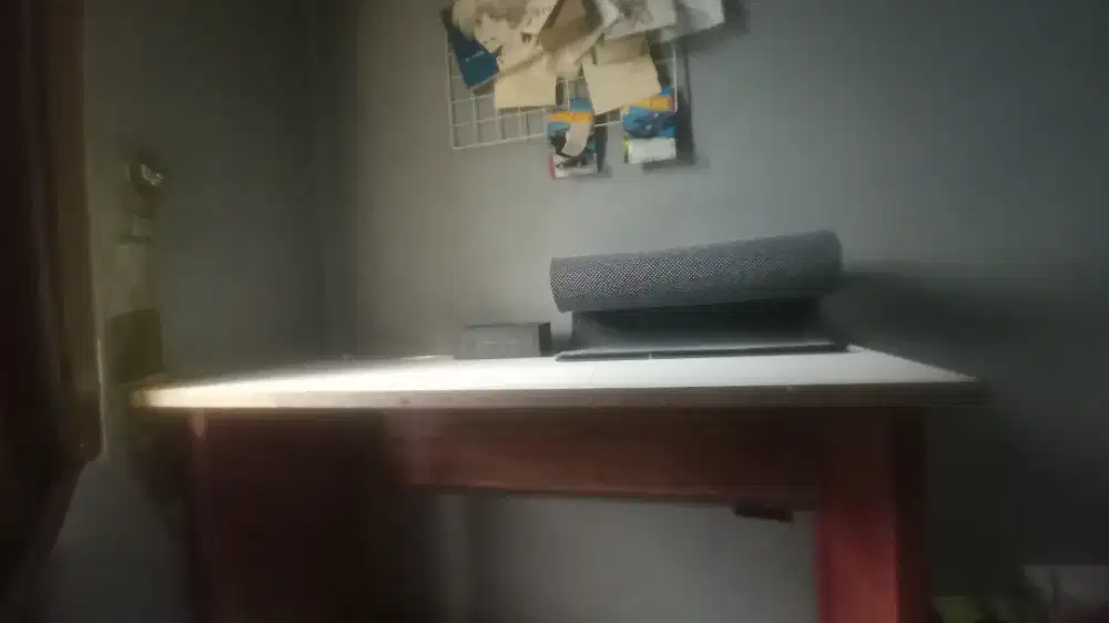 meja komputer kayu kokoh