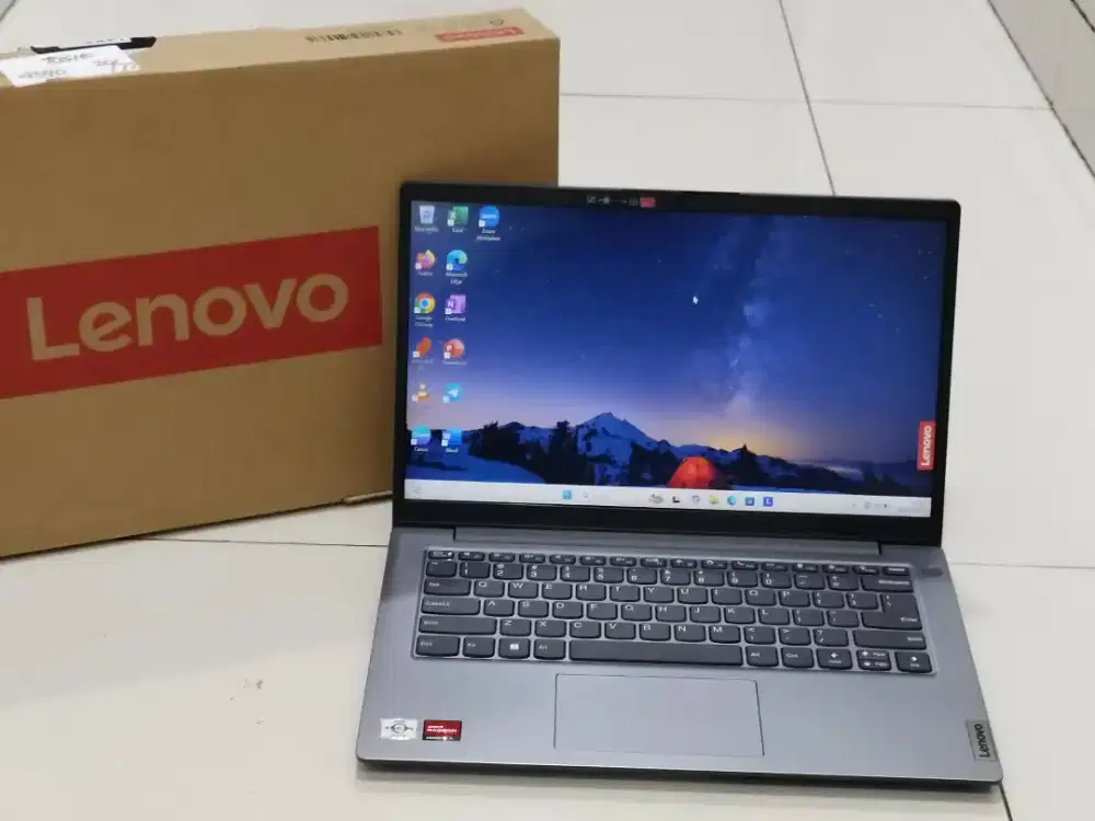 Like new lenovo v14 amd Athlon silver 7120u fulset garansi resmi