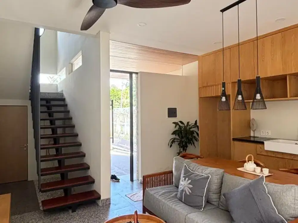 Villa 2 Kamar Tidur di Jimbaran, Semi Furnished, dengan Kolam Renang, Harga 3,45 Miliar