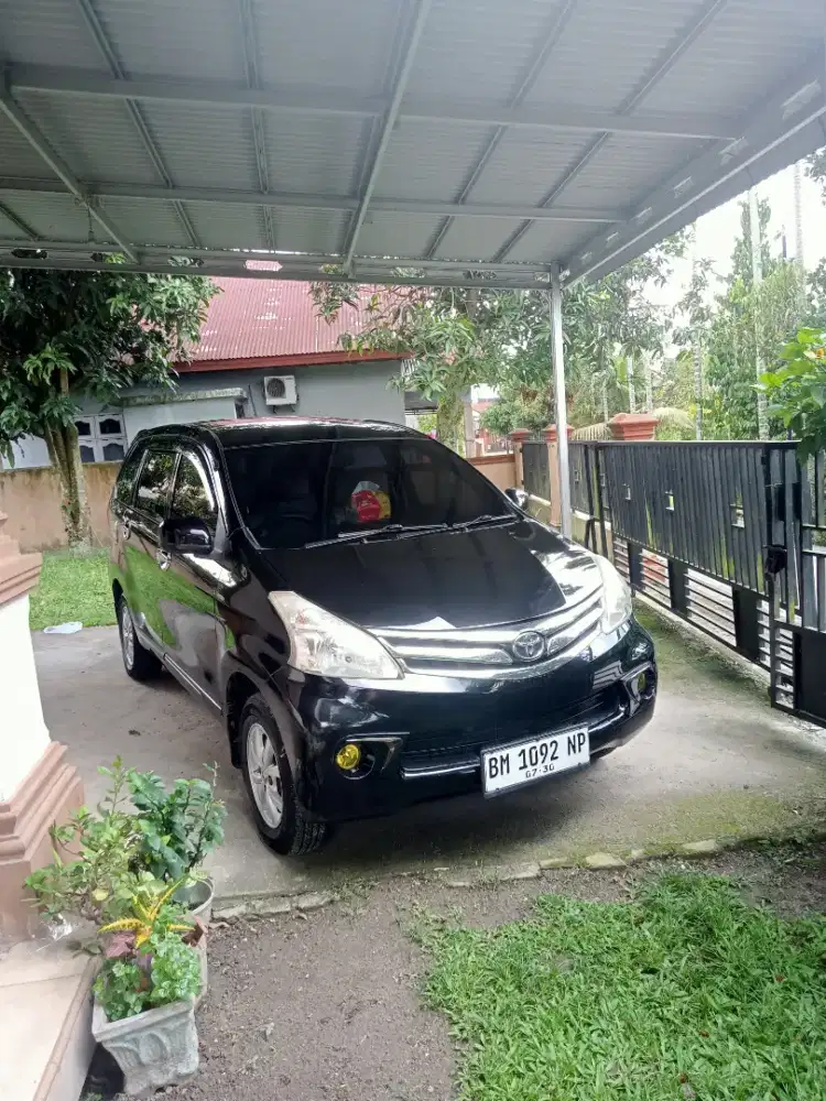 Toyota avanza G 2014