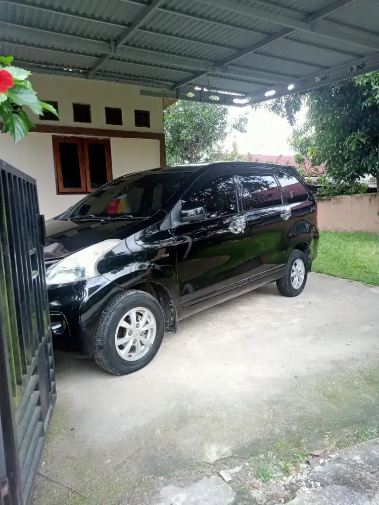 Toyota avanza G 2014