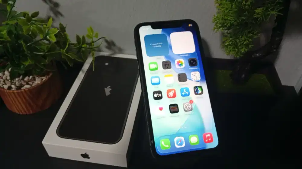 IPhone 11 64GB iBox Hitam Mulus