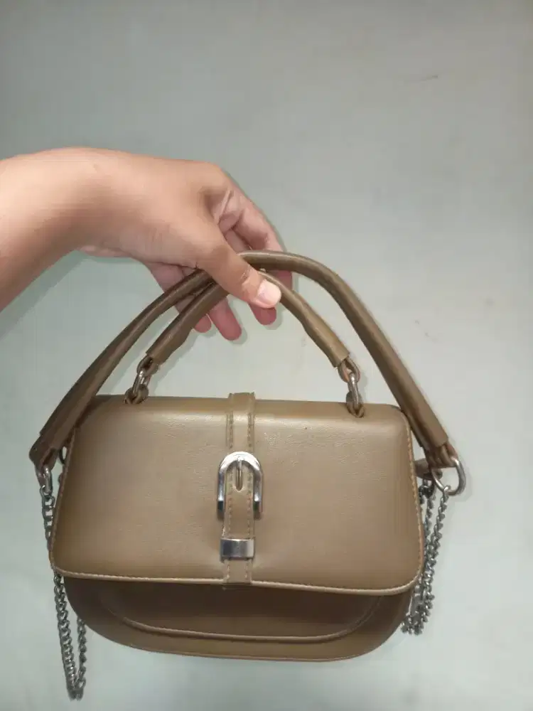 Tas selempang wanita