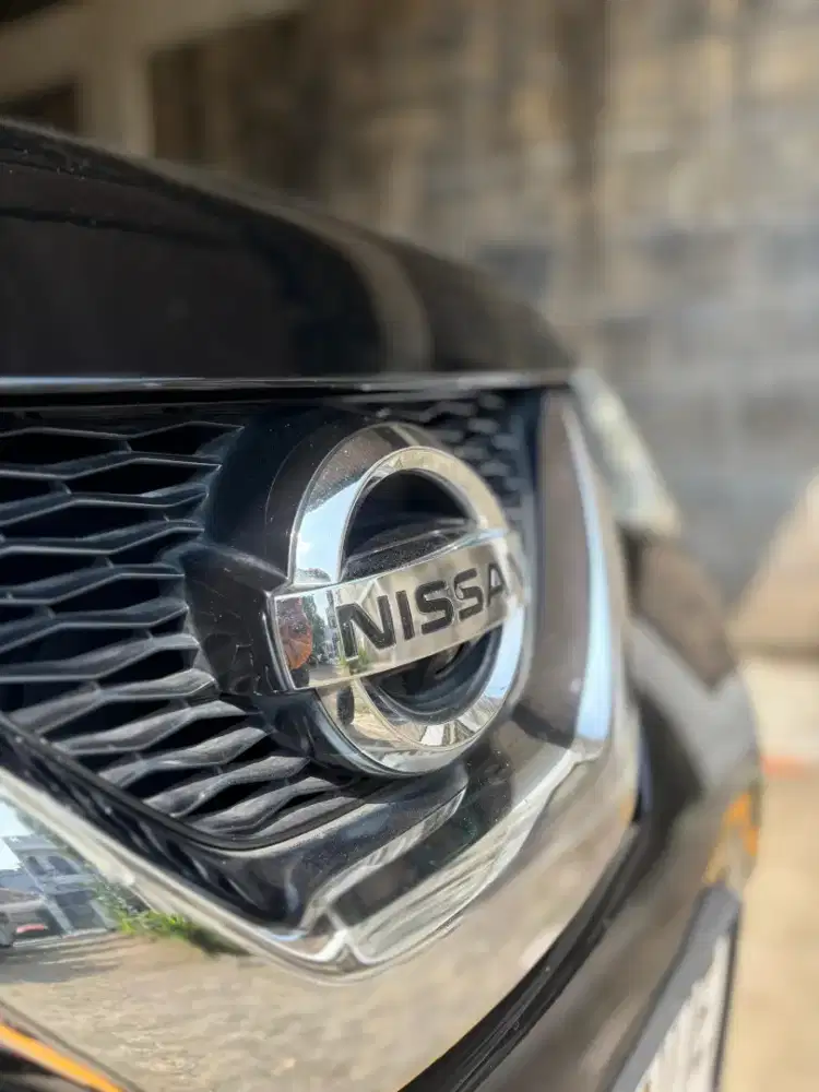 DIJUAL NISSAN X-TRAIL 2015 CVT HITAM CASH